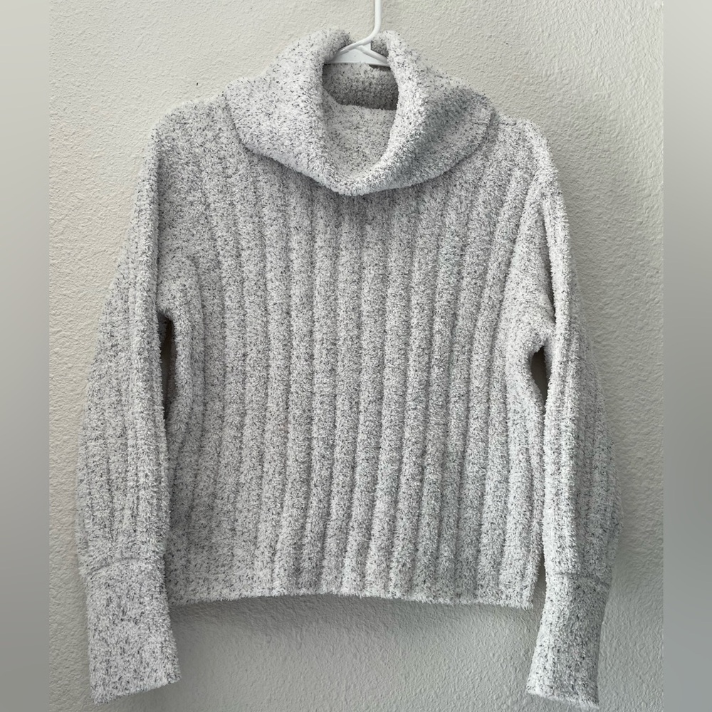 Poof Apparel Elegant Heathered Gray Turtleneck Sweater New without label